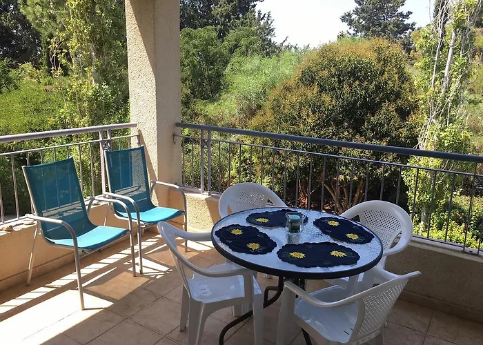 Paradise Gardens Apartment *