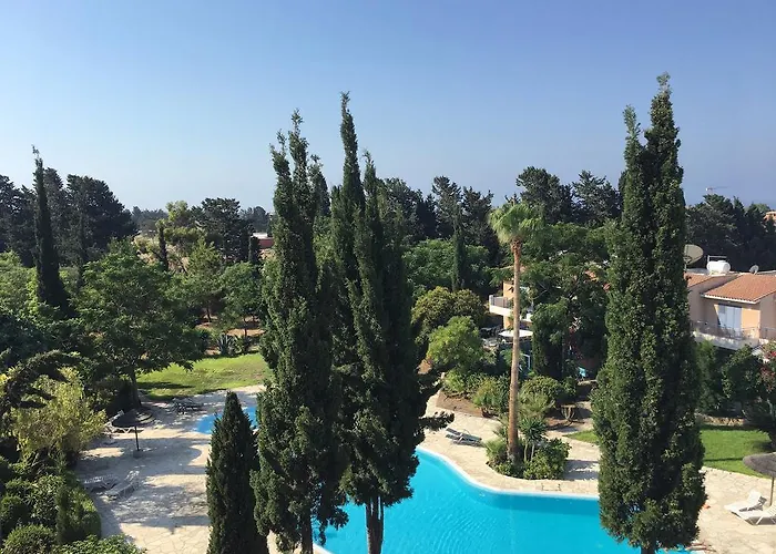 Paradise Gardens 아파트 *